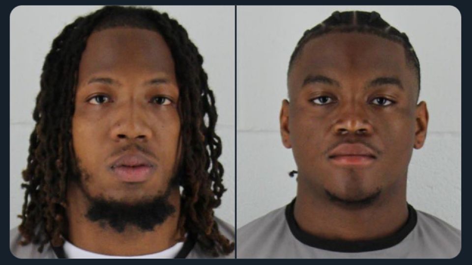 El estadounidense Wanya Morris (izq.) y el nigeriano Chukwuebuka Godrick, jugadores de los Chiefs, fueron arrestados (Foto: Johnson County Sheriff's Department).