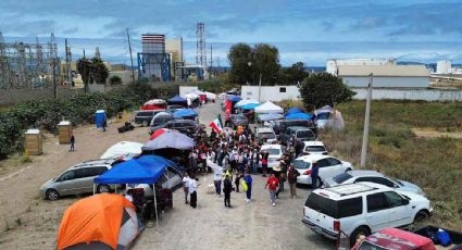 Toma de planta de Pemex en Rosarito por manifestantes causa el cierre de gasolineras; la gobernadora dice que desabasto "es momentáneo"