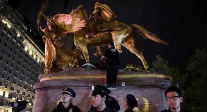 Zendaya, JLo y Kim Kardashian desfilan por el "jardín del tiempo" de la Met Gala en medio de protestas propalestinas