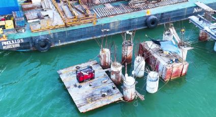 Ambientalistas acusan un derrame de cemento en la laguna Nichupté durante la construcción de un puente en Cancún