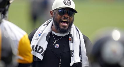 Los Steelers le extienden tres años el contrato al coach Mike Tomlin; llegaría a dos décadas al frente de Pittsburgh