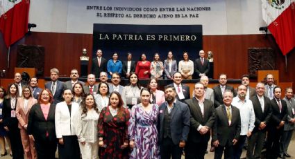 INE entrega las constancias de senadores electos para las próximas dos legislaturas