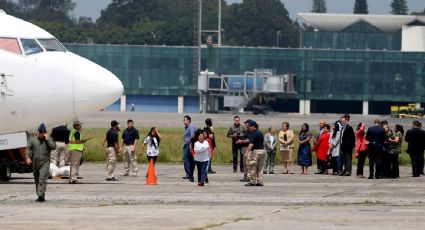 Llegan a Venezuela seis menores de edad en un "vuelo especial" desde Estados Unidos