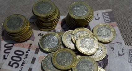 El peso retrocede tras romper ayer la barrera de las 18 unidades por dólar y la bolsa cae por tercera sesión consecutiva