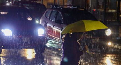 La sexta onda tropical y zona de baja presión provocarán lluvias torrenciales en 28 estados durante la madrugada del viernes: SMN