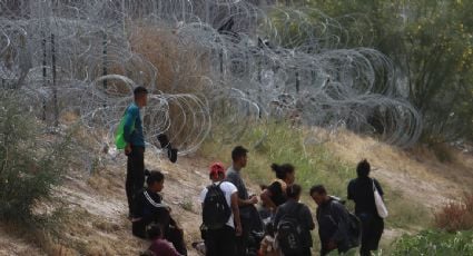 Centenares de migrantes abandonan puntos de cruce en la frontera entre Juárez y El Paso ante nuevas restricciones de asilo en EU