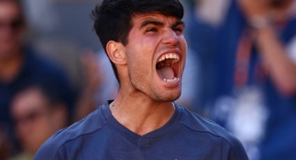 Alcaraz supera a Sinner con épica remontada y disputará su primera Final en Roland Garros