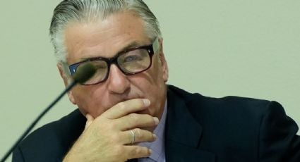 Jueza pide al jurado del caso contra Alec Baldwin que se presente hasta el lunes en una medida inusual tras la aparición de nueva evidencia