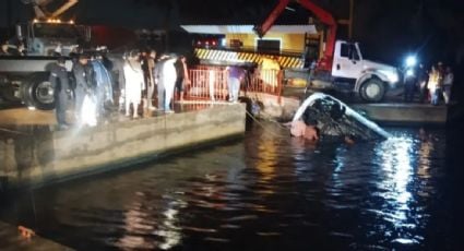 Siete jóvenes mueren ahogados tras caer su camioneta en un afluente del río Coatzacoalcos; celebraban el fin de cursos