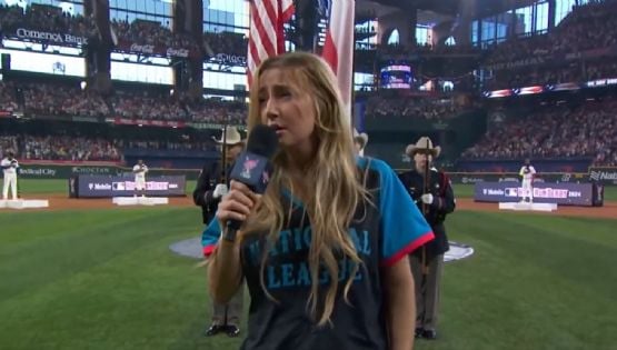 Ingrid Andress, nominada cuatro veces al Grammy, es criticada por su interpretación del himno de EU en el Home Run Derby