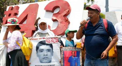 "Nos gustaría recordarle que la víctima no es usted, sino quienes perdimos a nuestros hijos", responden padres de Ayotzinapa al informe de AMLO del caso