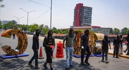 Reportan un incendio y olor a gas en las instalaciones de la Dirección General del CCH de la UNAM, tomadas hace dos meses