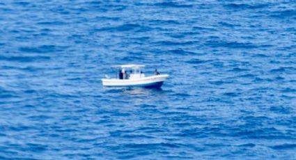 Ferry de Ultramar se impactó contra un yate particular en Isla Mujeres y provocó su hundimiento