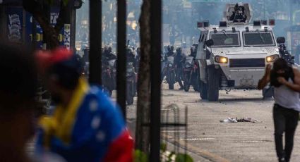 Detienen a decenas de personas en Venezuela durante protestas; Maduro acusa que algunos fueron deportados desde EU