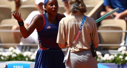 La tenista Coco Gauff, abanderada de EU en París 2024, es eliminada en singles entre reclamos y lágrimas