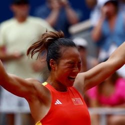 ¡Sorpresa! La polaca Iga Swiatek pierde en semifinales de París 2024; Zheng Qinwen es la primera china en llegar a una final del tenis olímpico