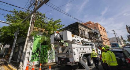 "Ernesto" se intensifica a huracán categoría 2 y causa estragos en Puerto Rico