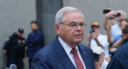 El senador Bob Menendez deja este martes el cargo en el Congreso tras ser declarado culpable de corrupción