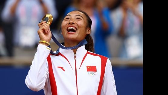 Zheng Qinwen se convierte en la primera tenista de China en ganar la medalla de oro en unos Juegos Olímpicos