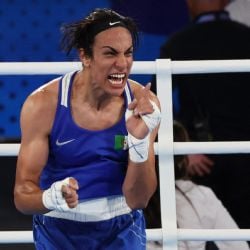 La boxeadora Imane Khelif peleará por el oro en París 2024, donde enfrenta una campaña de rechazo por su identidad de género