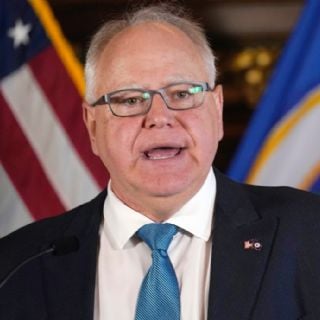 Vicepresidentes cara a cara: Tim Walz acepta debatir con JD Vance el 1 de octubre en Nueva York