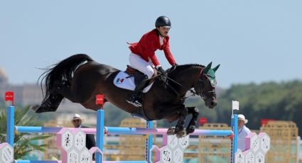 El mexicano Andrés Azcárraga es eliminado de la final de salto ecuestre en París 2024 tras sufrir una caída