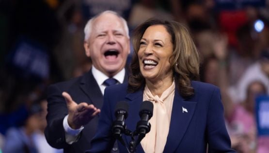 Kamala Harris y Tim Walz inician su campaña presidencial con mensaje de esperanza: "Estamos en desventaja, pero tenemos impulso"