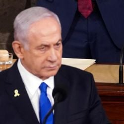 Policía de Israel confisca pasaportes diplomáticos fraudulentos encontrados en el Ministerio de Exteriores, uno de ellos a nombre del hijo mayor de Netanyahu