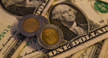 Peso mexicano se aprecia y cierra en 19.26 por dólar tras declaración del Banco de Japón descartando nuevas alzas de tasas de interés