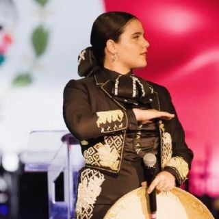 Camila Fernández, hija del 'Potrillo', cantará el Himno Mexicano en la pelea del 'Canelo' Álvarez