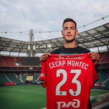 El defensa mexicano César Montes deja el Almería y ficha con el Lokomotiv de Rusia