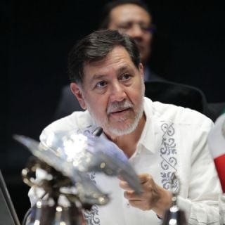 Senado denuncia ante la FGR a presunto agresor de Fernández Noroña tras ataque en el AICM