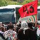 Normalistas de Ayotzinapa lanzan petardos contra el 27 Batallón de Infantería en Iguala