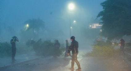 “Helene” se convierte en huracán categoría 1 en su paso por Quintana Roo; mantienen alerta roja por lluvias e inundaciones