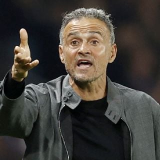 Luis Enrique, técnico del PSG, se reduciría el 50% de su sueldo con tal de no hablar con la prensa