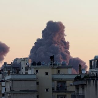 Israel bombardea el cuartel general de Hezbolá; se anticipa una invasión por tierra