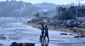 "John" deja 16 muertos en su paso por México; ahora toca tierra por segunda vez en Michoacán