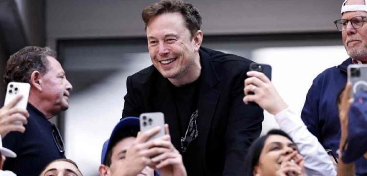 Trump confía en que Musk ahorrará billones en su administración con el departamento de eficiencia