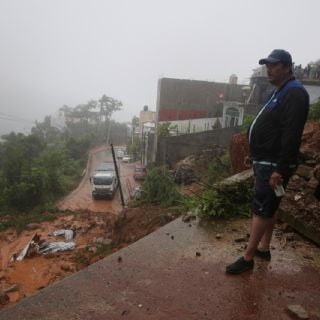 Sube a 22 la cifra de muertos por el huracán "John" en Guerrero, Oaxaca y Michoacán