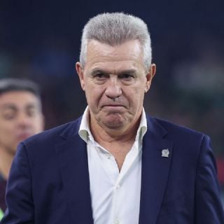 Javier Aguirre visita clínica en Guadalajara para revisión de la espalda; dirigirá ante EU