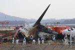 Las cajas negras del avión surcoreano que se estrelló dejaron de funcionar minutos antes del impacto
