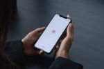 Influencer australiana obtiene fianza tras ser acusada de drogar a su bebé para ganar seguidores
