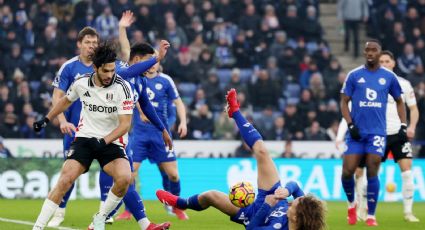 El mexicano Raúl Jiménez tiene destacada actuación en triunfo del Fulham sobre Leicester