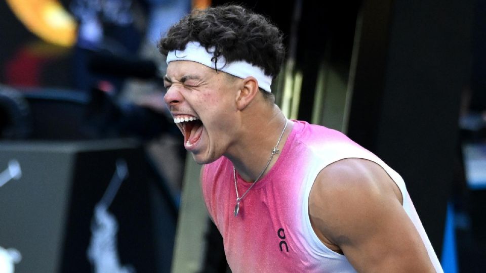 Shelton celebra su pase a Semifinales en Australia.
