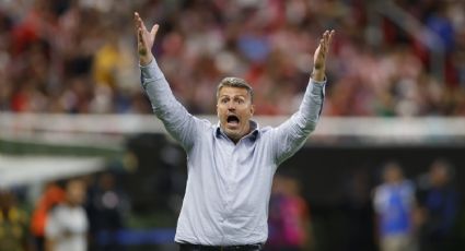 Óscar García Junyent, DT de Chivas, se disculpa por patada a James Rodríguez: "La pasión no justifica mi reacción"