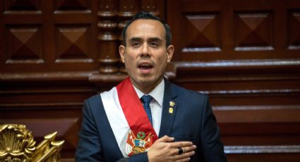 Perú destituye a su séptimo presidente en una década y nombrará a un relevo que gobernará sólo cinco meses