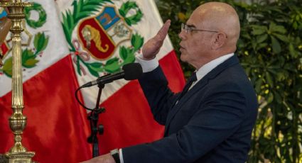 Nombran al abogado Ernesto Álvarez primer ministro del gobierno de transición de Perú
