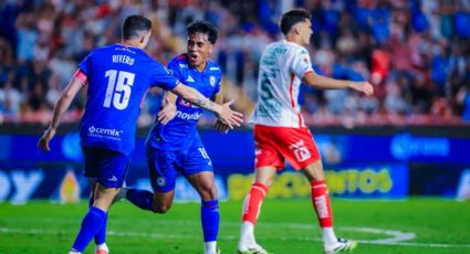 Cruz Azul es electrocutado por un rayo al ángulo y empata en su visita al Necaxa