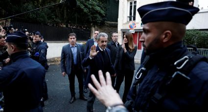 Sarkozy contará con protección de dos policías mientras esté en prisión; "tiene derecho", afirma el ministro de Interior