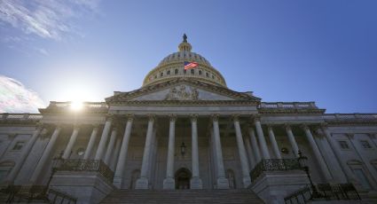 Detienen a hombre en el Capitolio; corría con una escopeta cargada tras salir de un vehículo